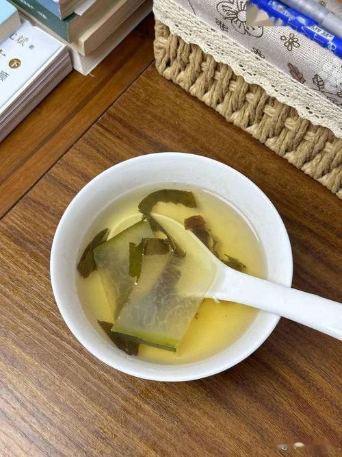 痛风可以喝冬瓜荷叶茶