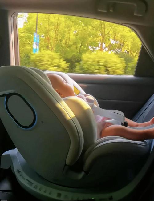 婴儿多大可以用安全座椅