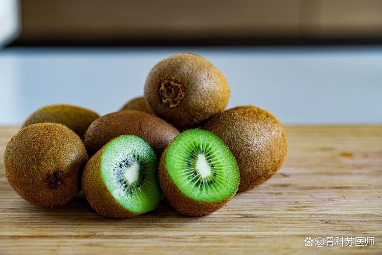 痛风脚肿吃什么水果好