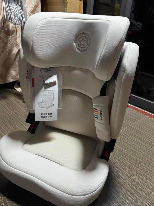 宝宝多大可以坐安全座椅
