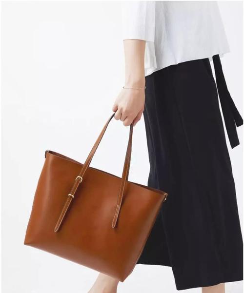 初入职场应该拿什么包