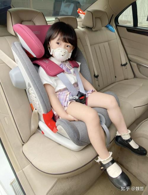 孩子一坐安全座椅就哭