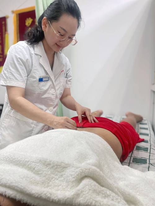 女性针灸治疗不孕不育