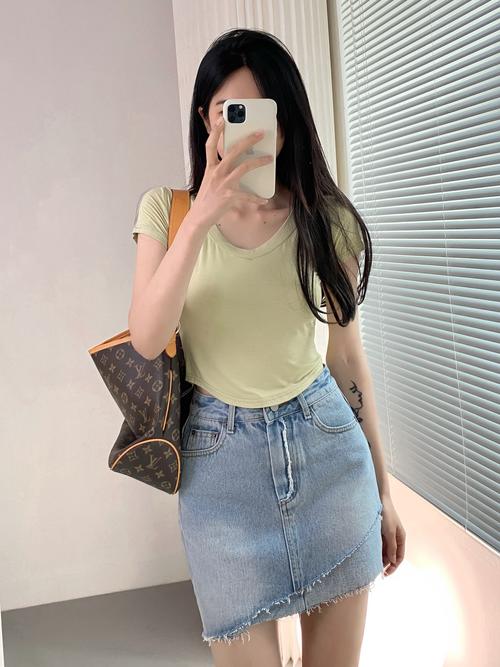 牛仔长裙用穿安全裤吗