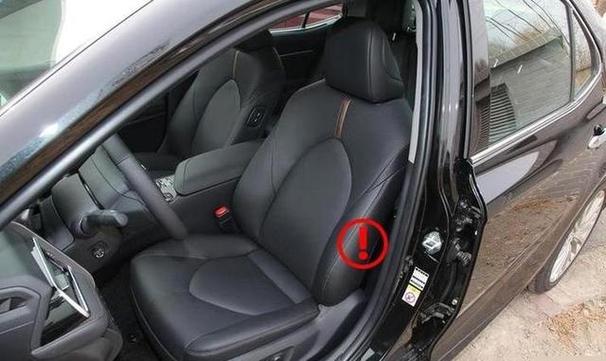 座椅上的安全气囊位置