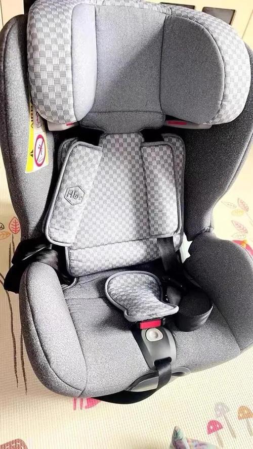 虎贝尔和感恩安全座椅