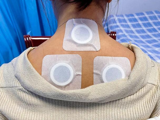 针灸贴贴上什么感觉