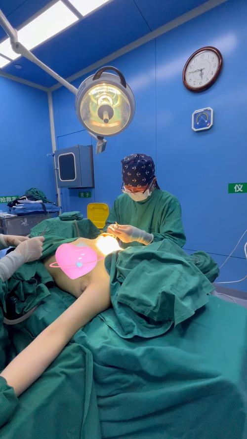 做胸部整形手术安全吗