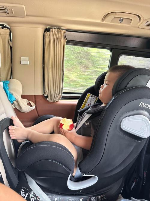 中国安全座椅坐到几岁