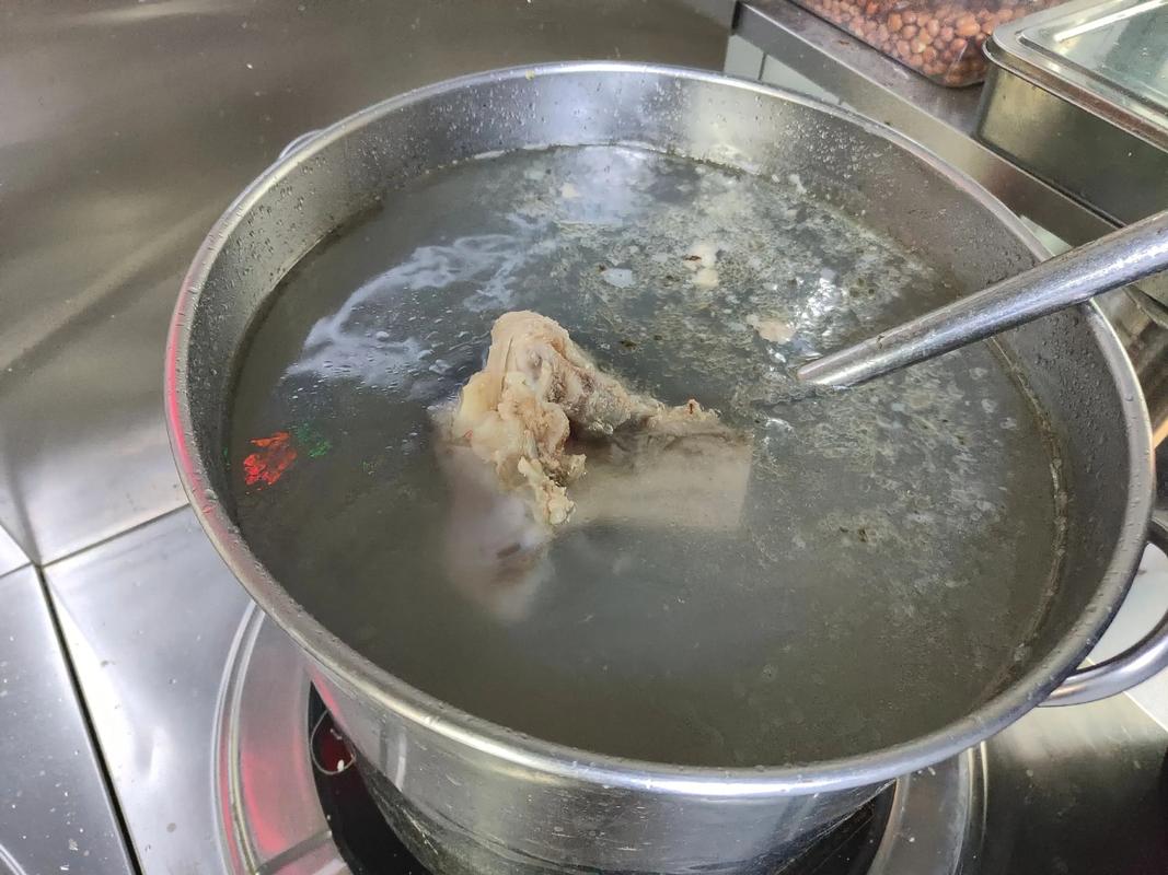 痛风能不能喝胡辣汤