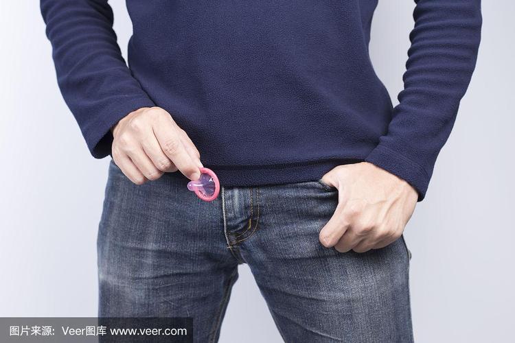 男人真人戴安全套视频