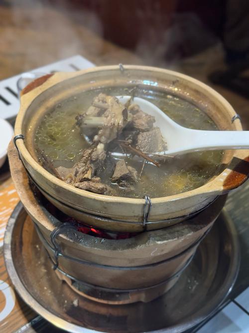 痛风可以吃老鸭汤吗