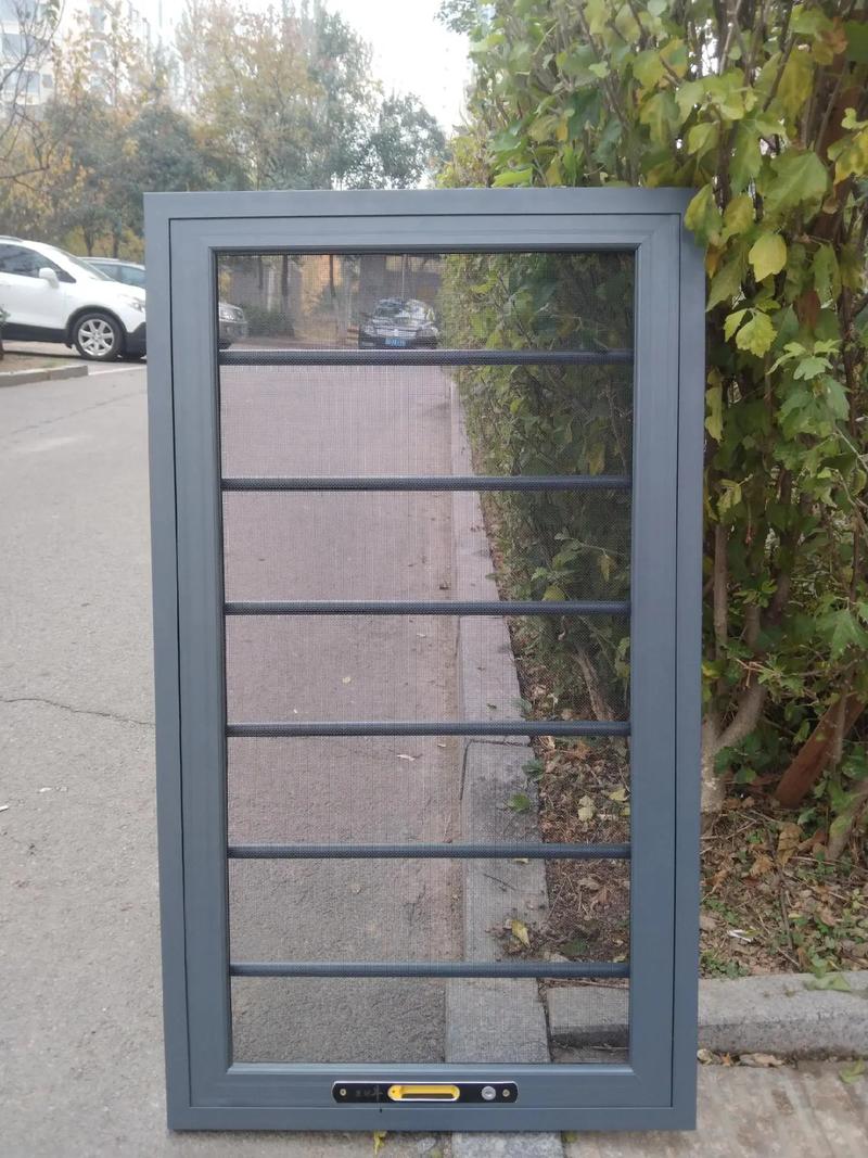 高层防盗窗用哪种安全