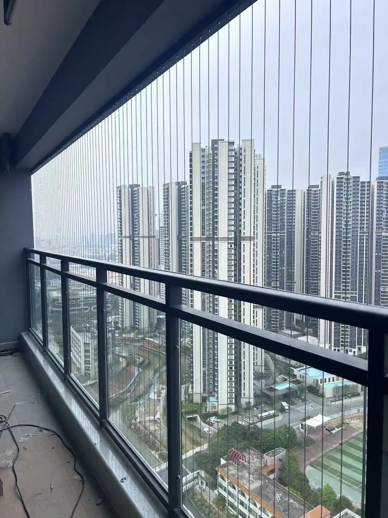 高层防盗窗用哪种安全