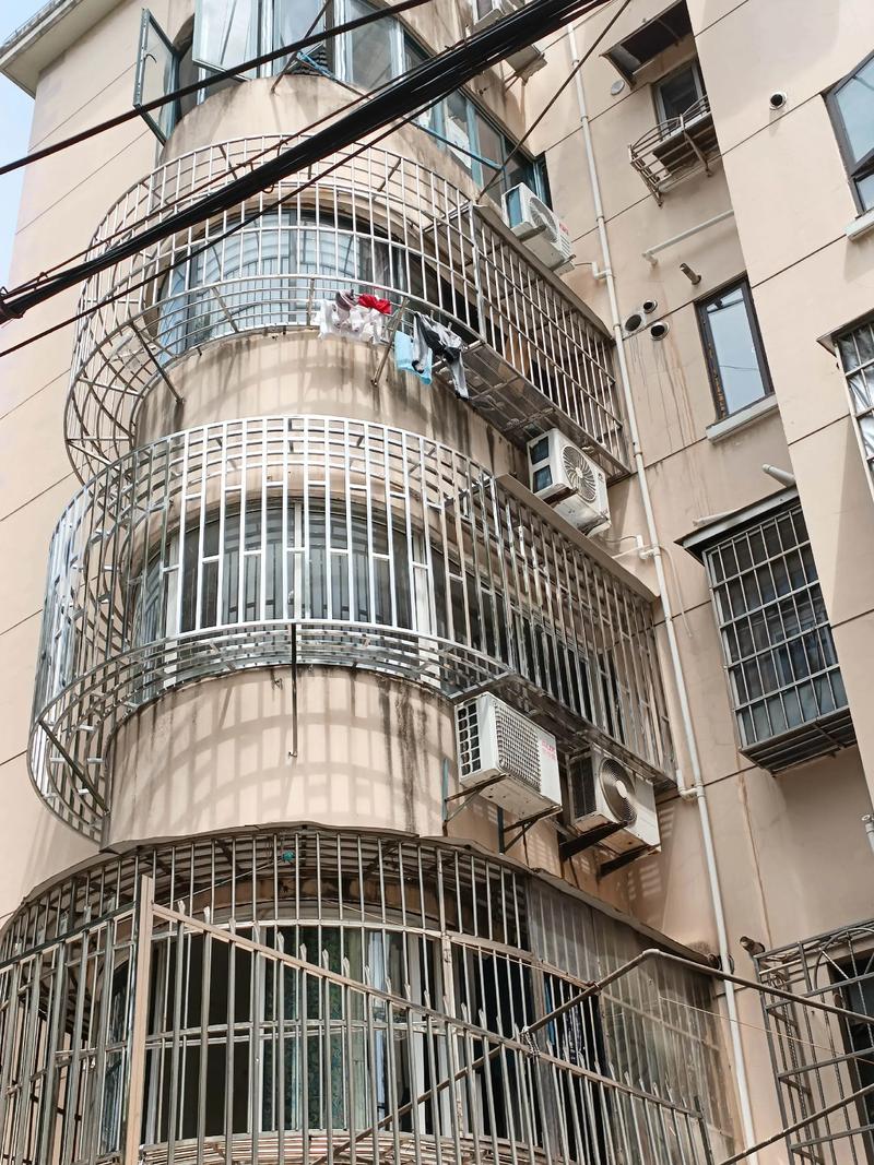 高层防盗窗用哪种安全